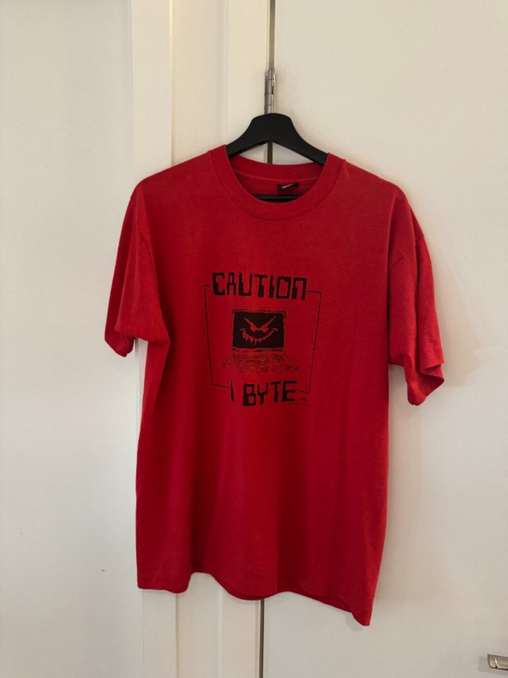 RARE VINTAGE 1984 SCREEN STAR SINGLE STITCH COMPUTER HUMOR CAUTION BYTE SHIRT XL
